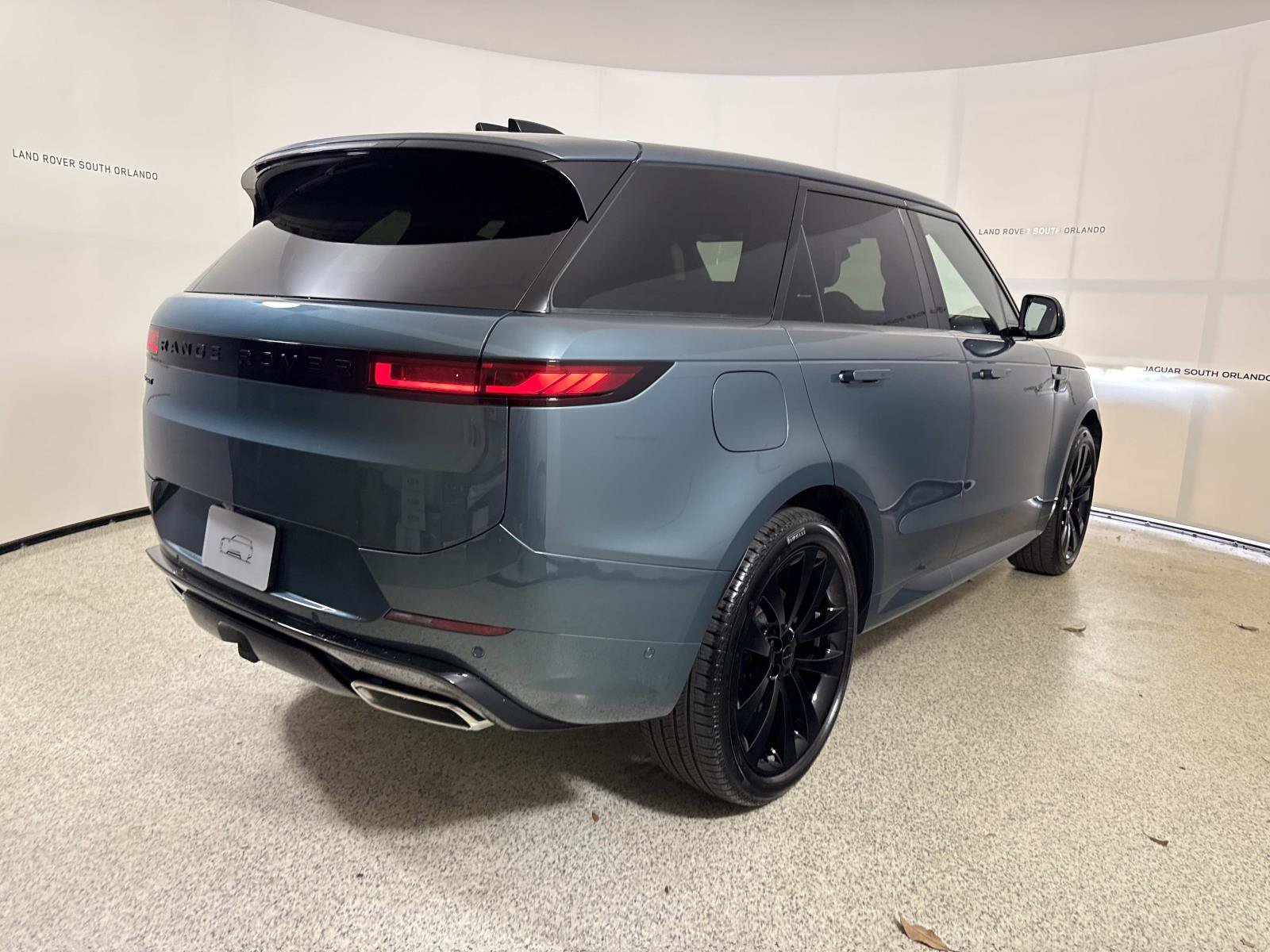 New 2026 Land Rover Range Rover Sport Dynamic SE AWD/4WD image 5
