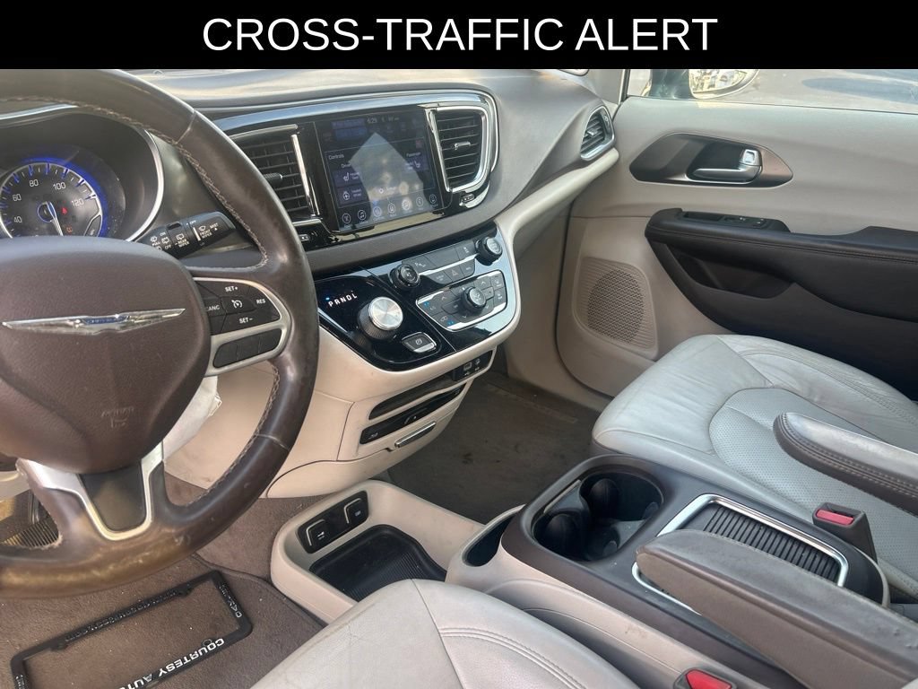 Used 2017 Chrysler Pacifica Touring-L Plus FWD image 15