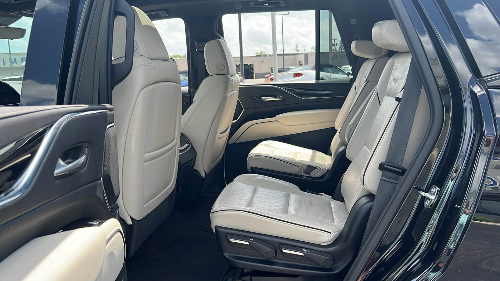 Used 2024 Cadillac Escalade Sport image 33