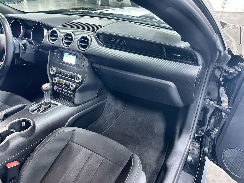 Used 2020 Ford Mustang Coupe RWD image 24
