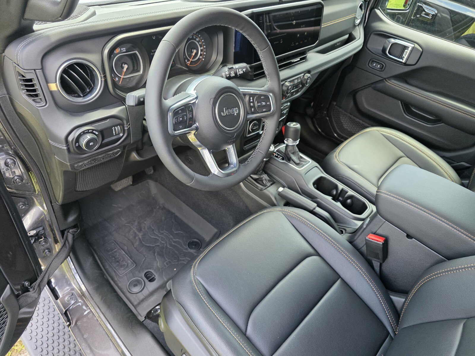 Used 2026 Jeep Wrangler Sahara image 11