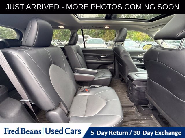 Used 2024 Toyota Grand Highlander AWD image 11