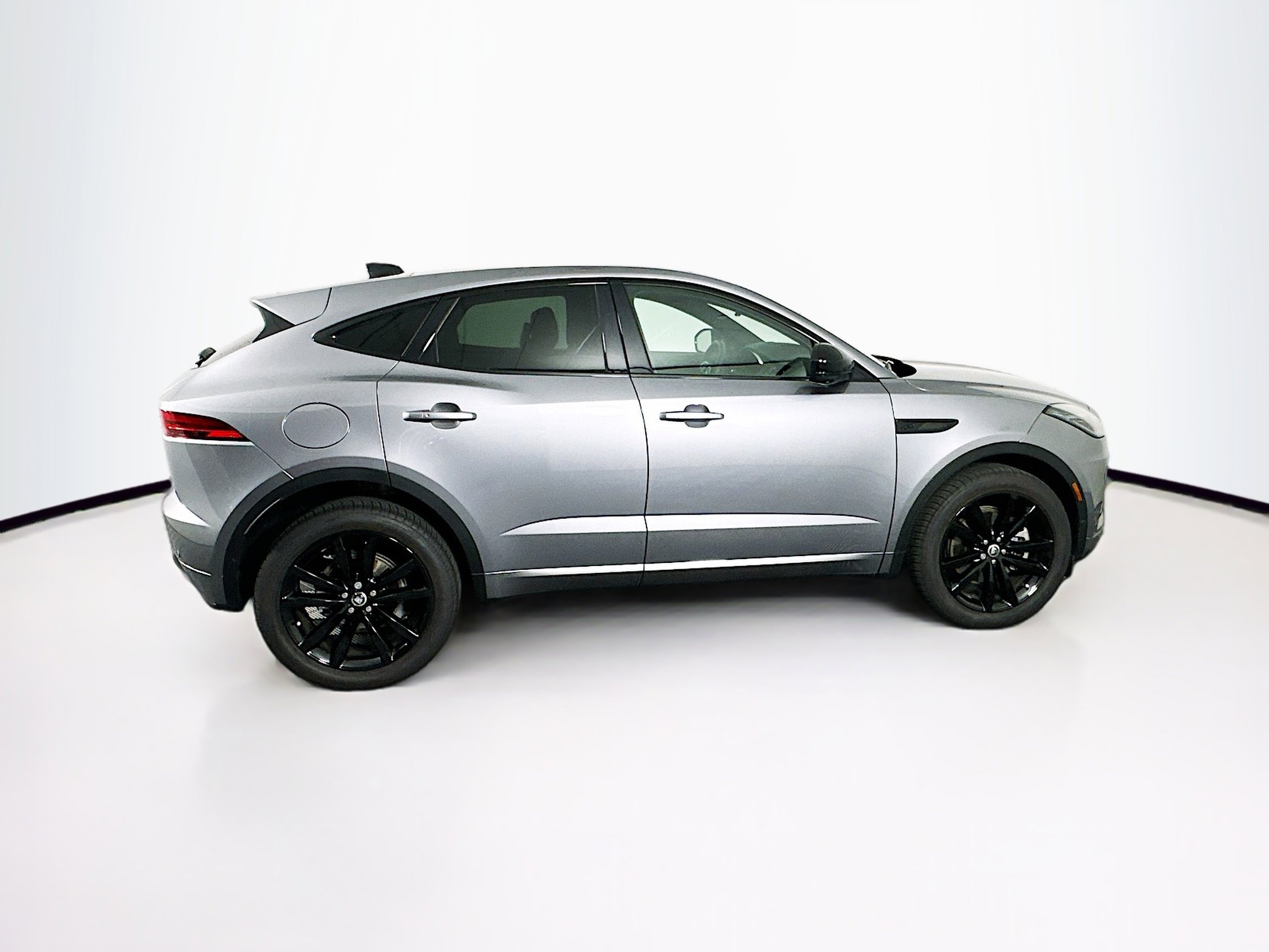 Used 2024 Jaguar E-PACE R-Dynamic SE image 10