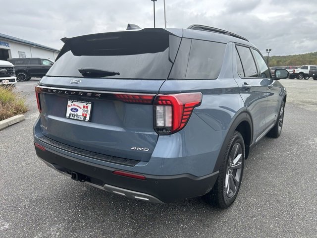 New 2025 Ford Explorer Active image 3