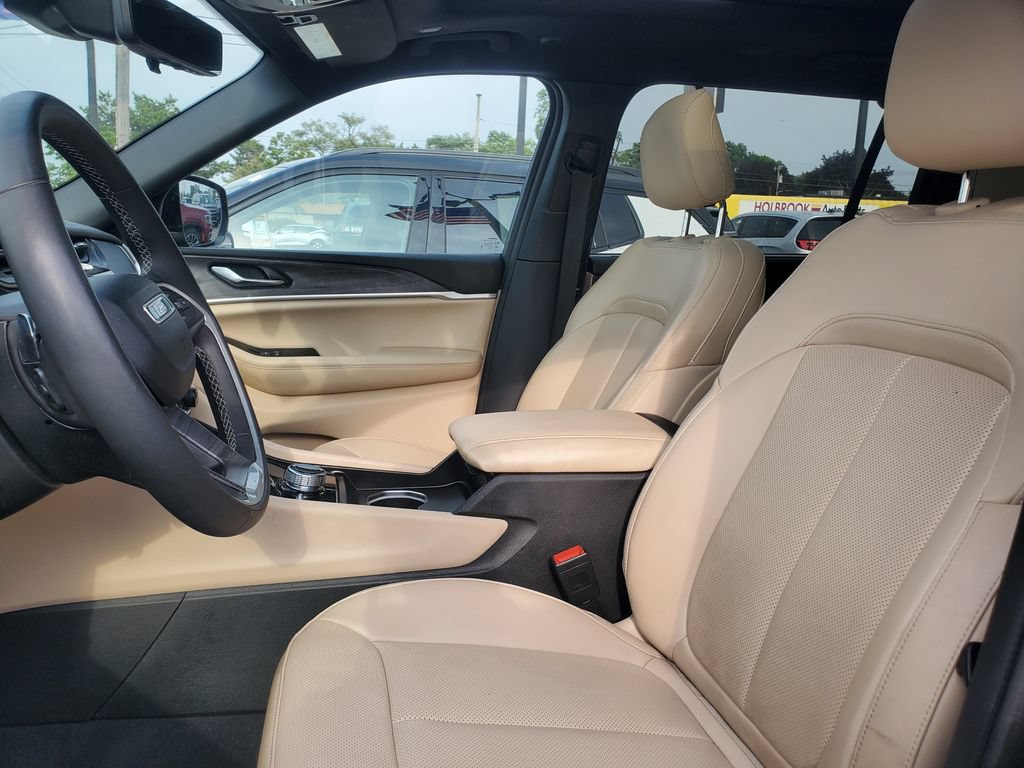 Used 2024 Jeep Grand Cherokee L Limited w/ Luxury Tech Group II AWD/4WD image 6