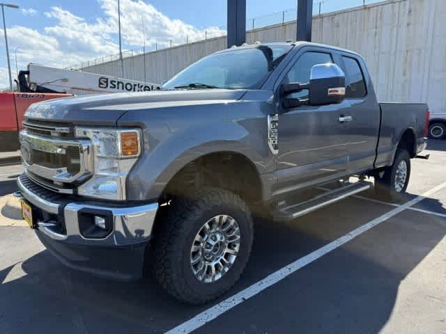 Used 2021 Ford F250 XLT w/ XLT Premium Package AWD/4WD image 4