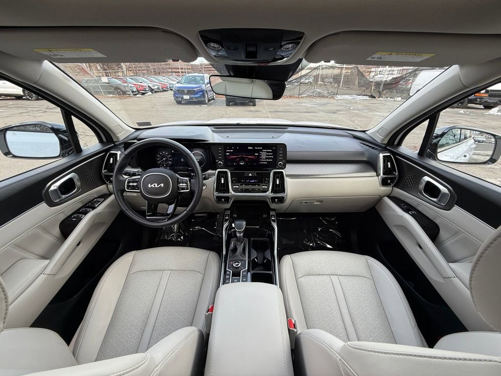 Certified 2023 Kia Sorento SX image 25