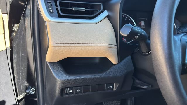 Used 2021 Toyota RAV4 XLE Premium image 22