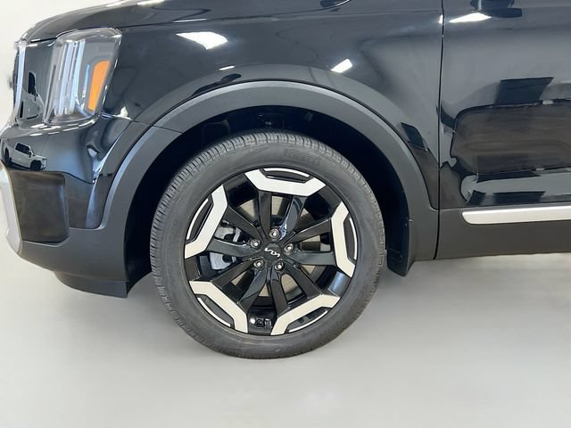 Certified 2023 Kia Telluride EX w/ EX Captain's Chair Package FWD image 33