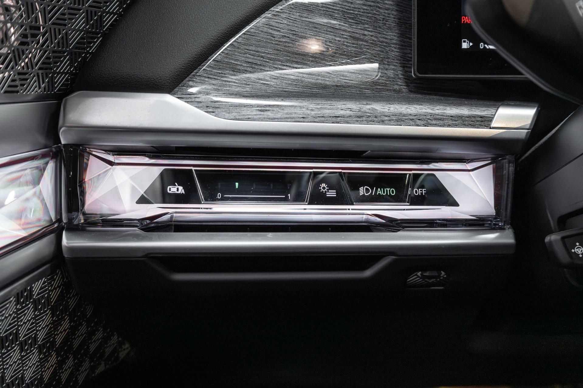 Used 2023 BMW 760i xDrive w/ Executive Package image 38