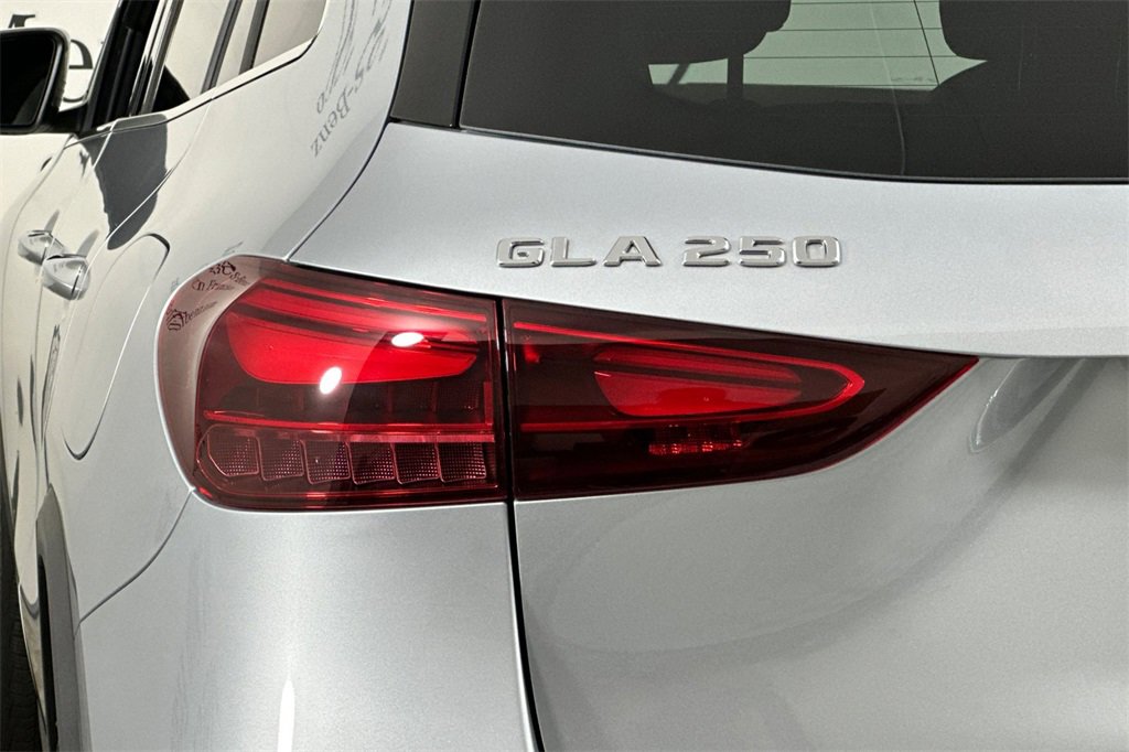 Certified 2026 Mercedes-Benz GLA 250 4MATIC image 33