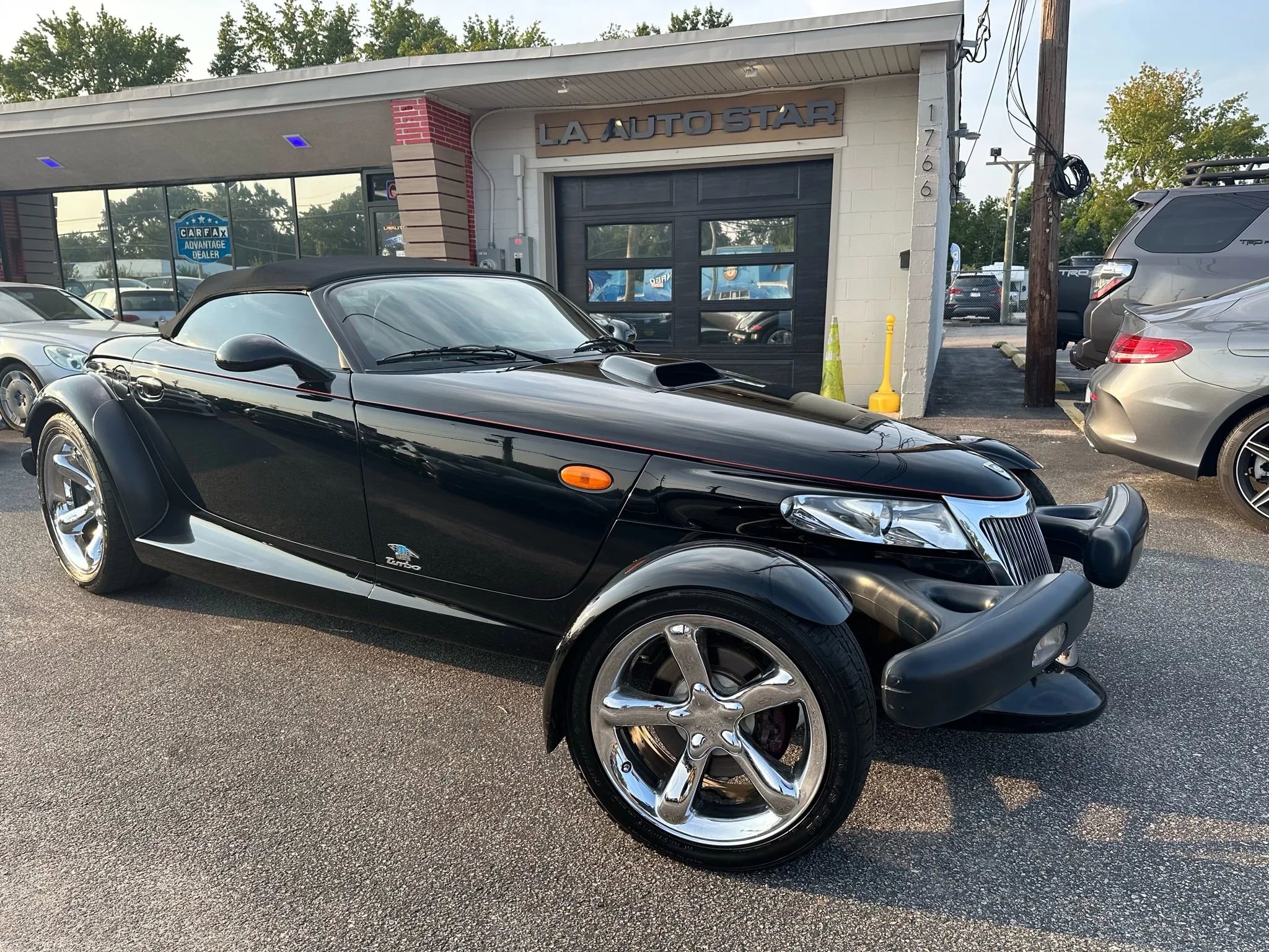 Used 2000 Plymouth Prowler RWD image 1