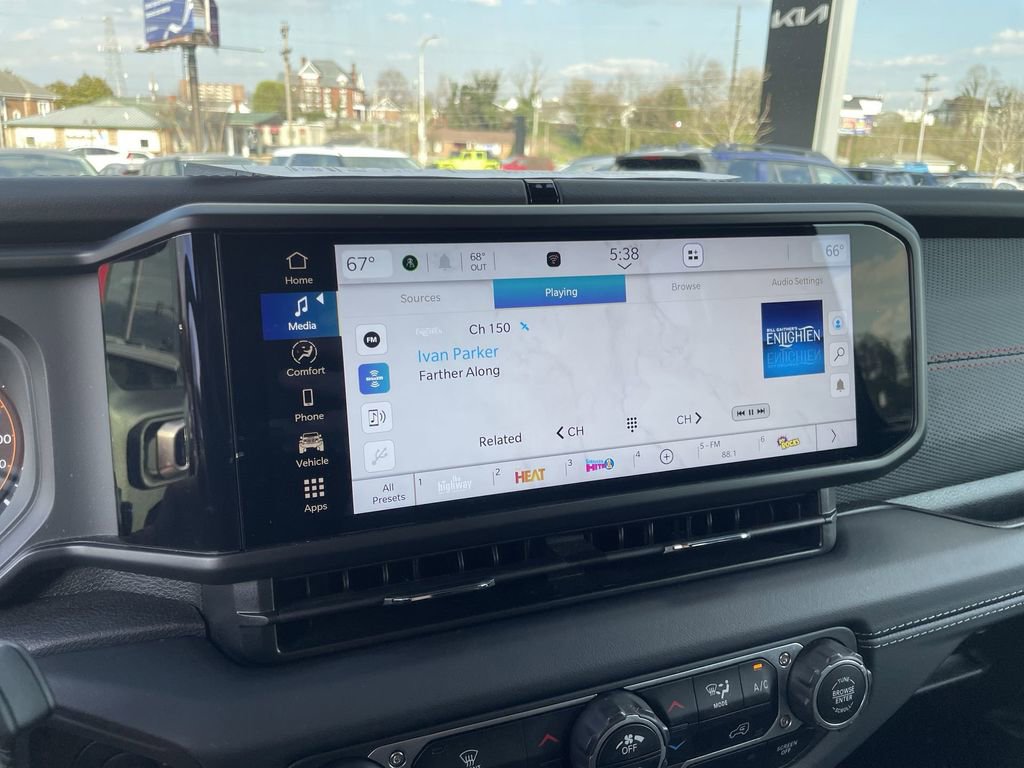 Used 2025 Jeep Wrangler Unlimited Rubicon image 10