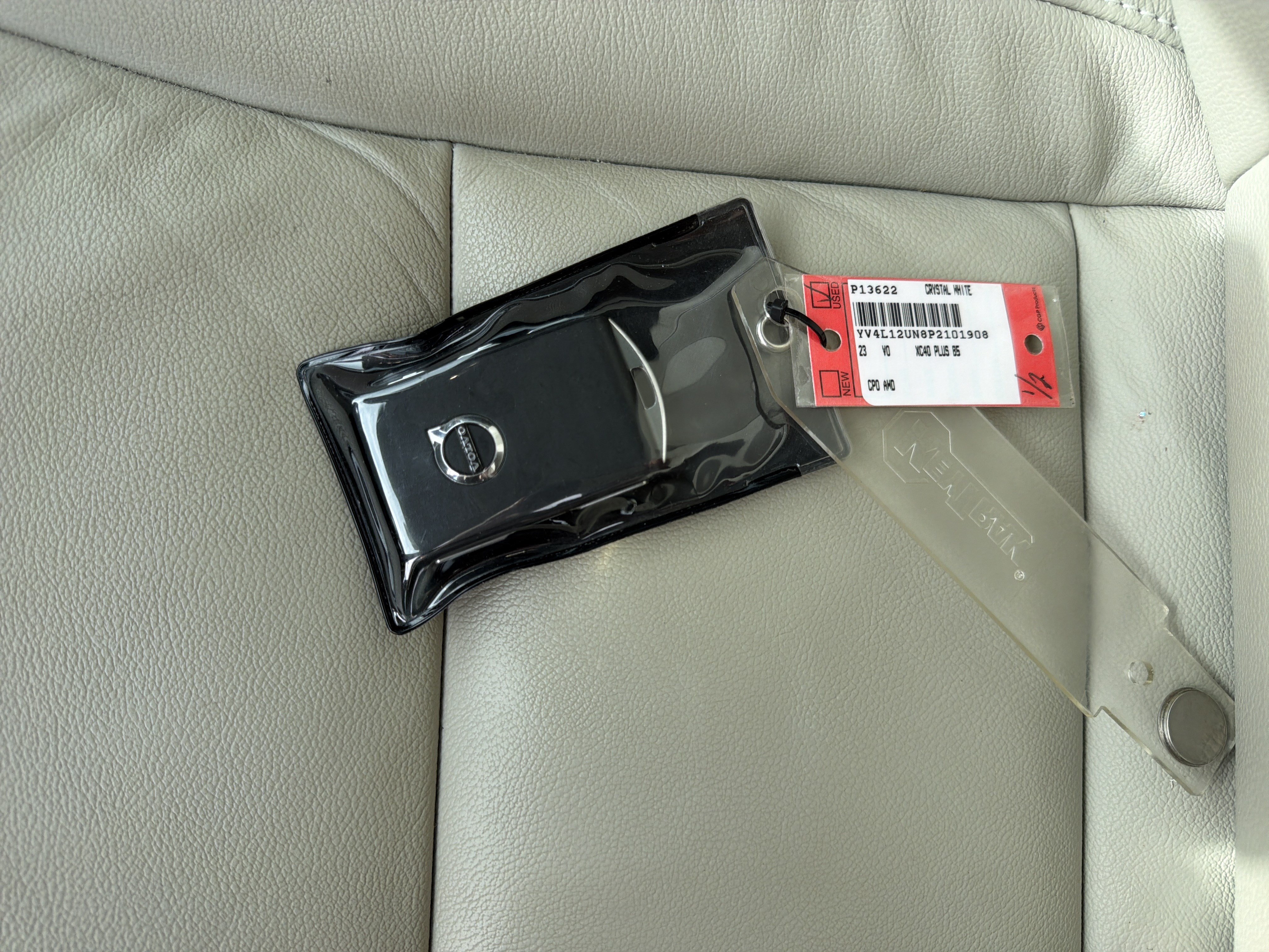 Certified 2023 Volvo XC40 B5 Plus w/ Protection Package Premier AWD/4WD image 38