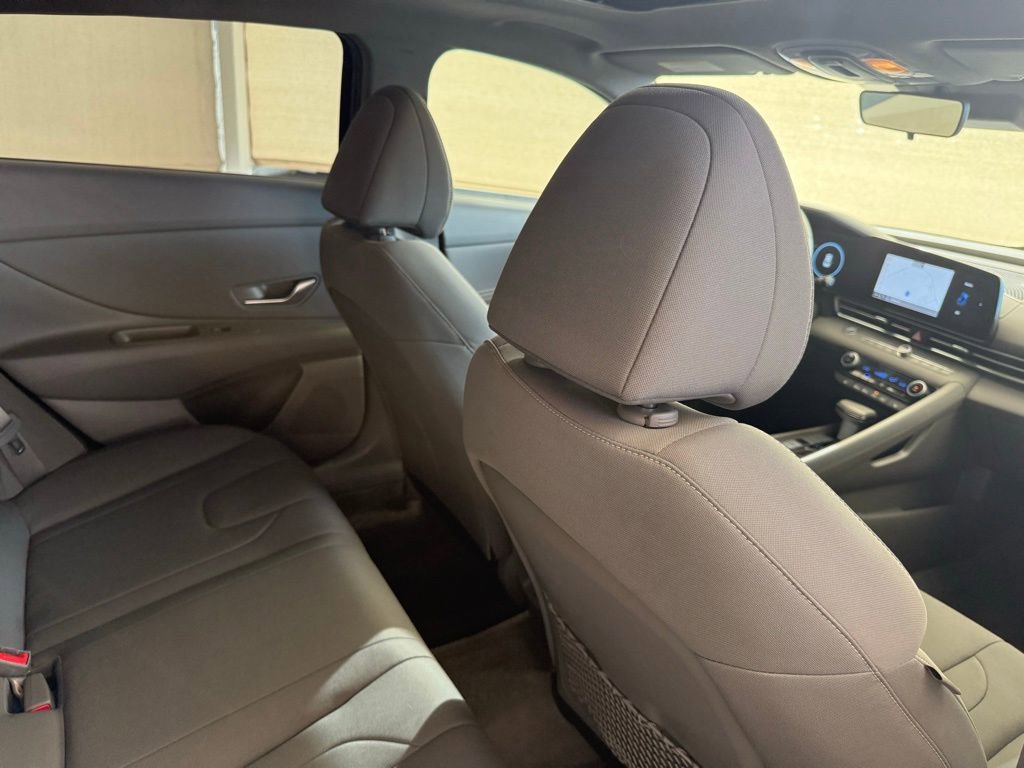 Used 2024 Hyundai Elantra SEL w/ Convenience Package FWD image 14