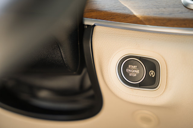 Certified 2025 Mercedes-Benz GLS 450 4MATIC image 28