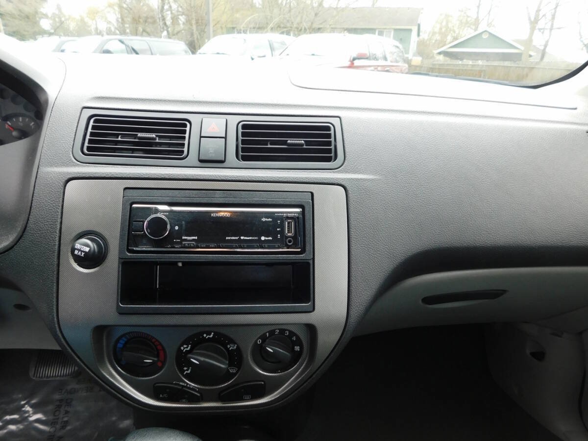 Used 2006 Ford Focus SES FWD image 7