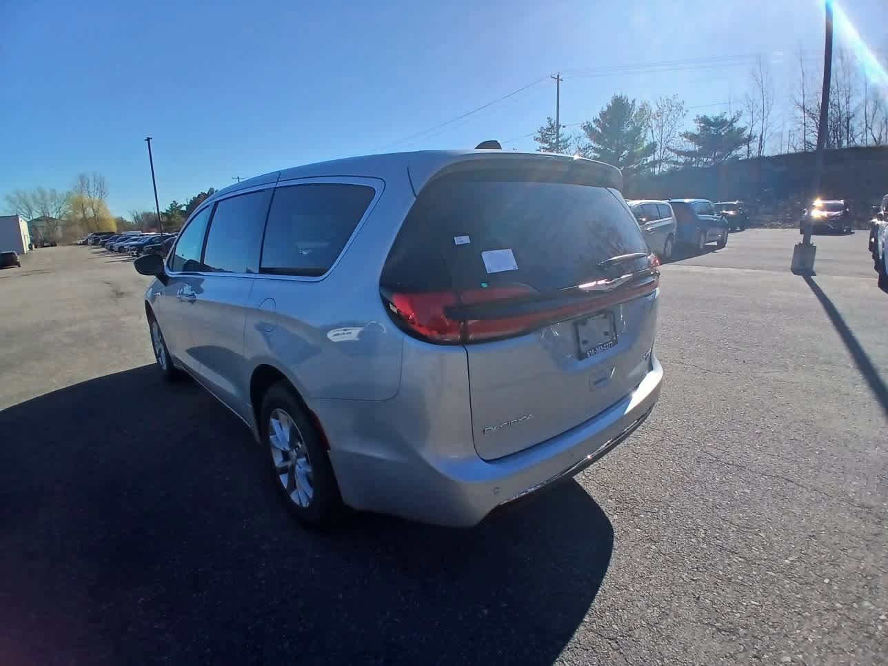 New 2026 Chrysler Pacifica Limited AWD/4WD image 8