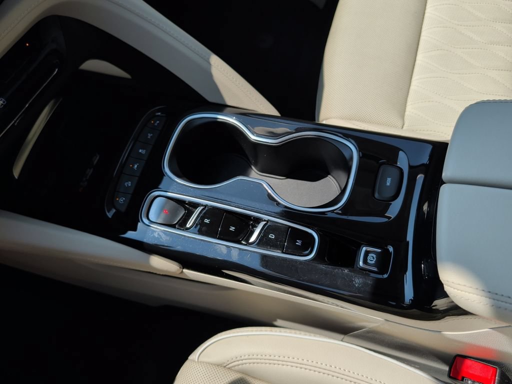 Used 2023 Buick Envision Avenir AWD/4WD image 25