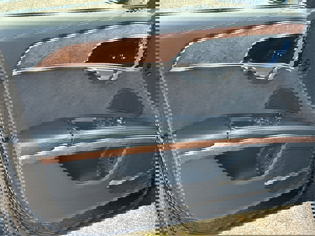 Used 2020 Audi A8 L 4.0T w/ Sport Plus Package image 14