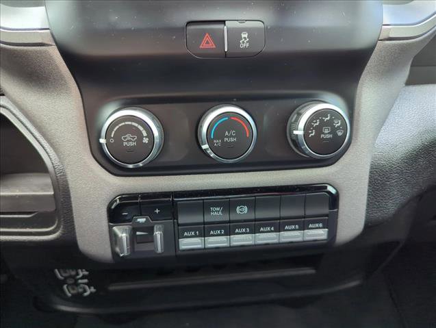 Used 2024 RAM 2500 Tradesman w/ Chrome Appearance Group AWD/4WD image 11