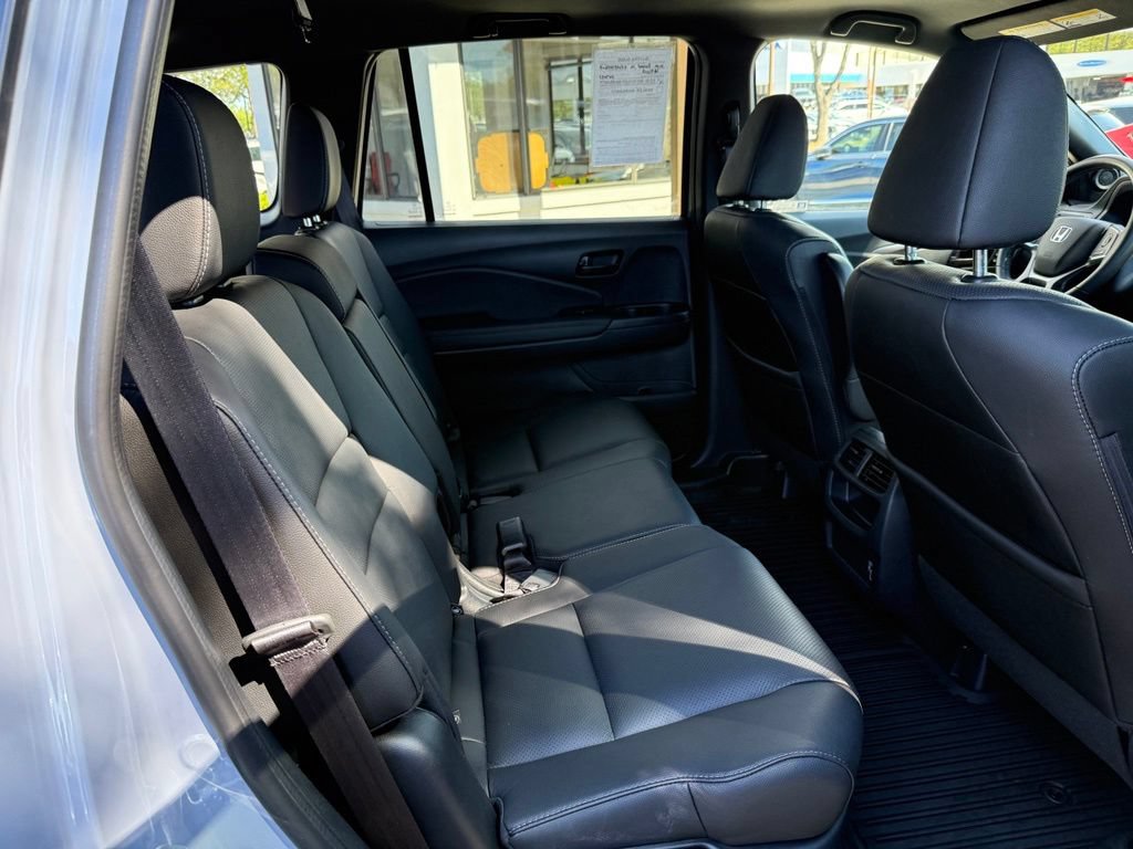 Used 2022 Honda Passport EX-L image 16