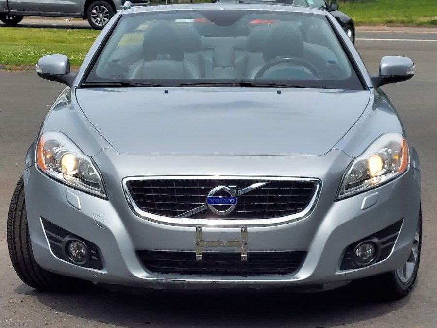 Used 2012 Volvo C70 T5 w/ Climate Pkg FWD image 2