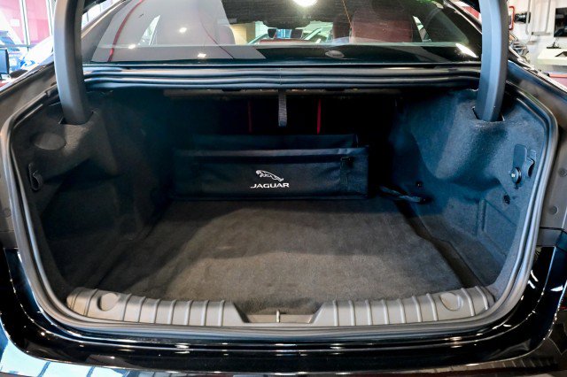 Used 2024 Jaguar XF R-Dynamic SE image 22