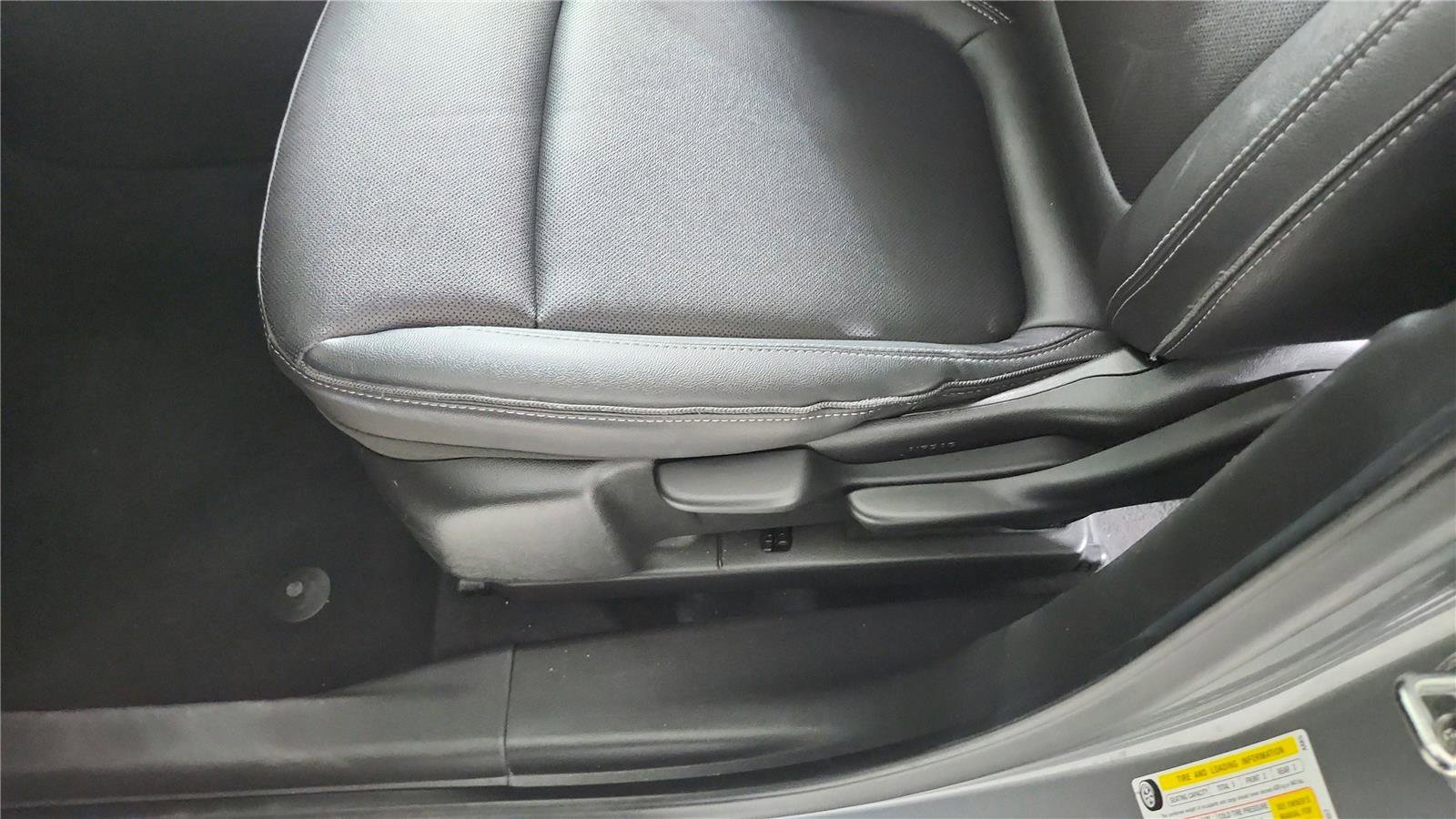 Used 2024 Buick Encore GX Sport Touring FWD image 11