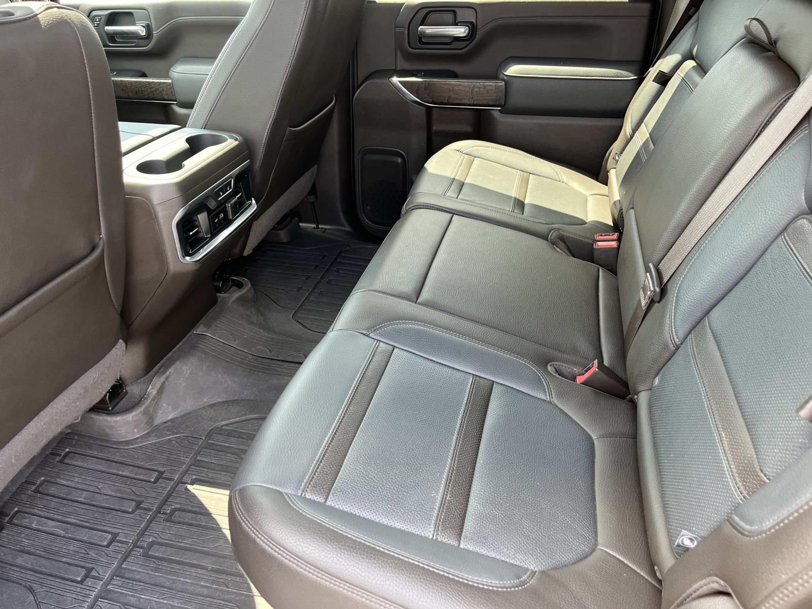 Used 2020 GMC Sierra 3500 Denali w/ Denali Ultimate Package AWD/4WD image 18