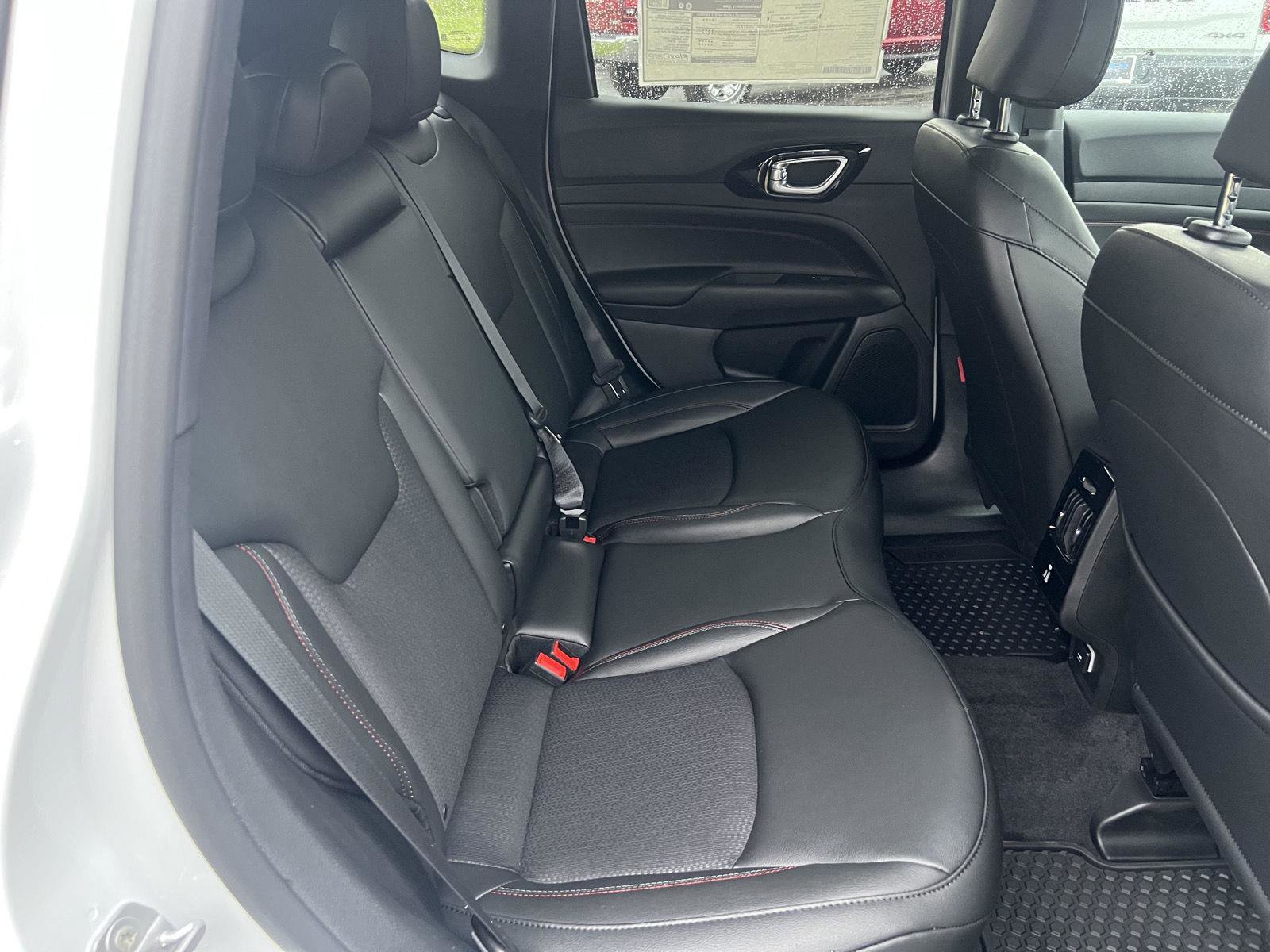 New 2026 Jeep Compass Trailhawk image 34