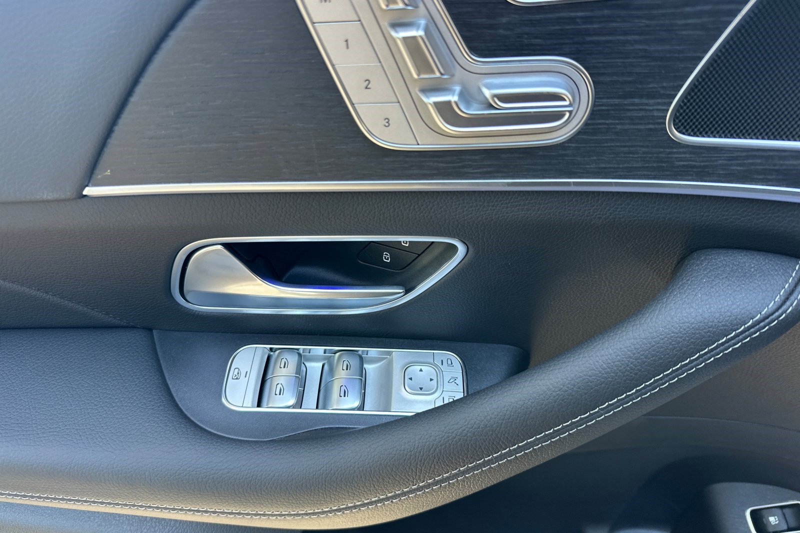 New 2026 Mercedes-Benz GLE 450e 4MATIC image 13