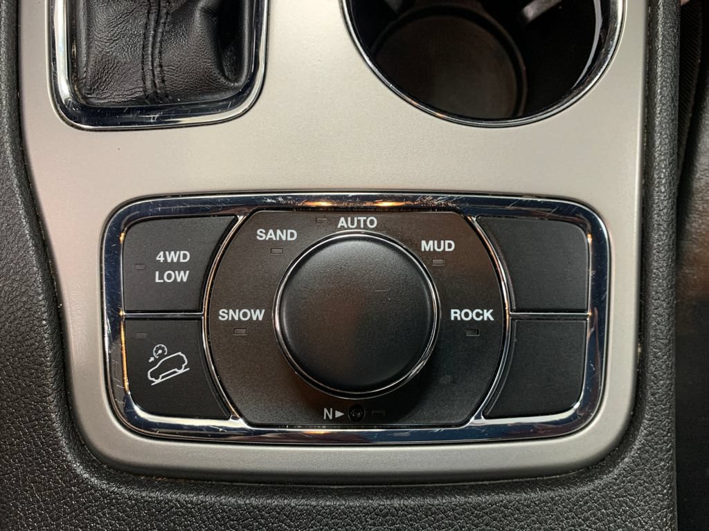 Used 2021 Jeep Grand Cherokee Limited AWD/4WD image 26