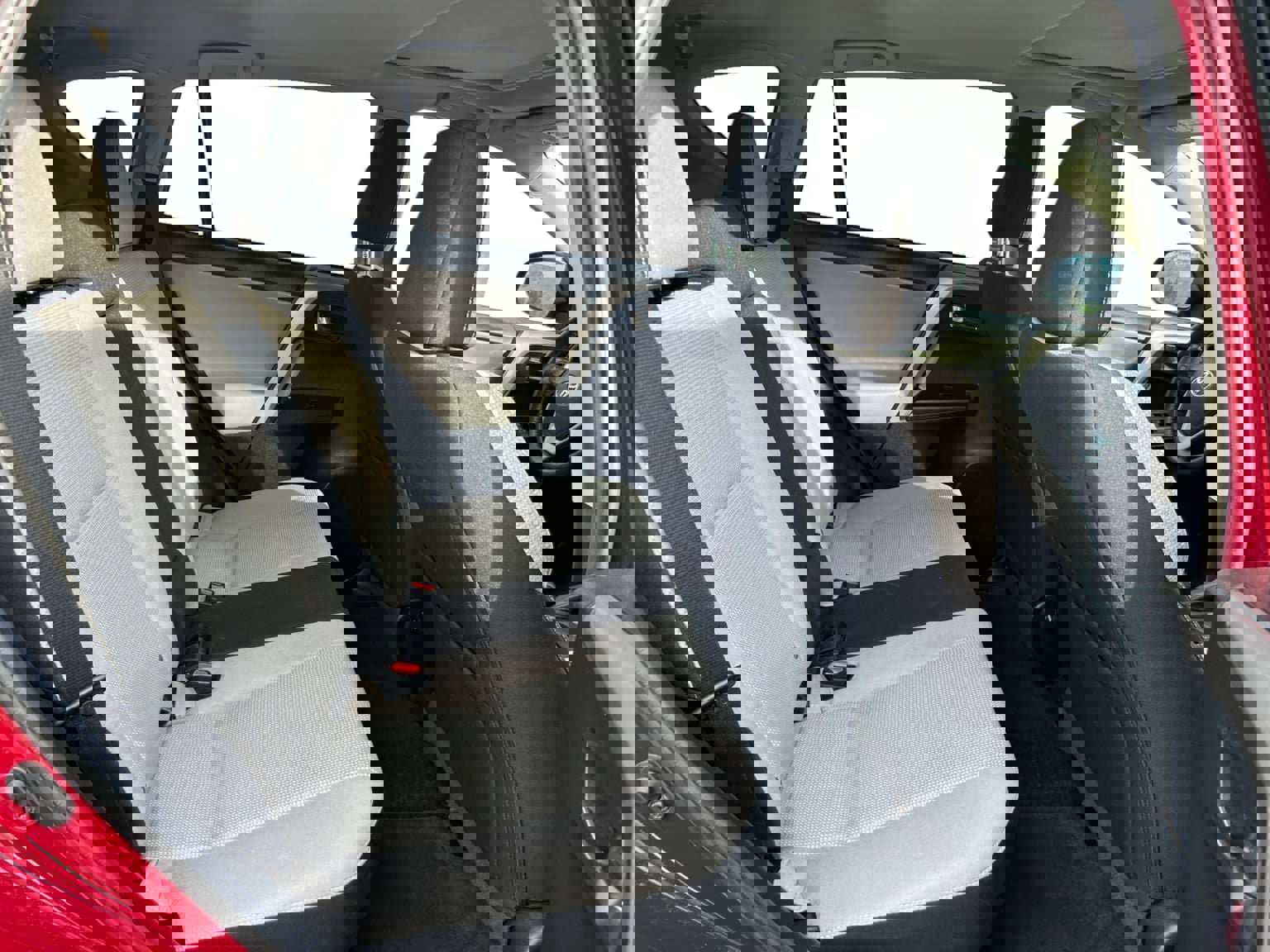 Used 2018 Toyota RAV4 XLE w/ Plus Extra Value Package image 18