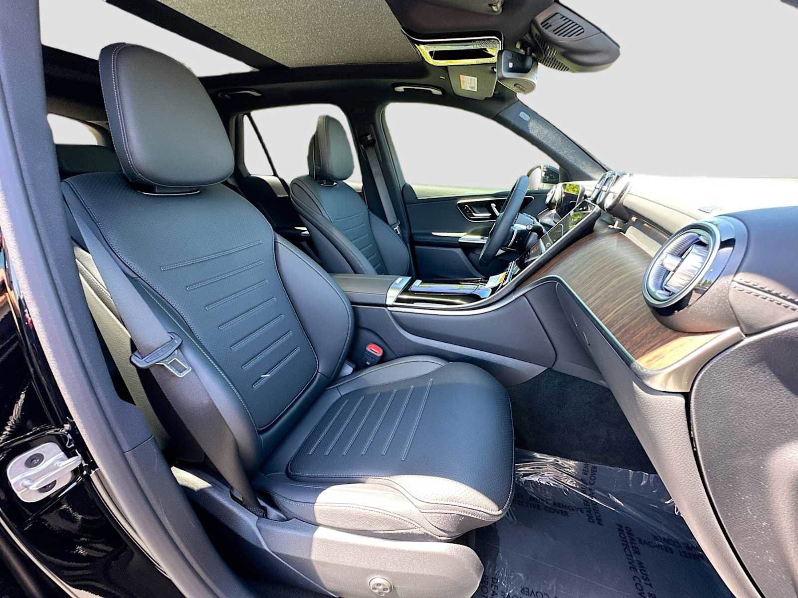 Used 2026 Mercedes-Benz GLC 300 image 29