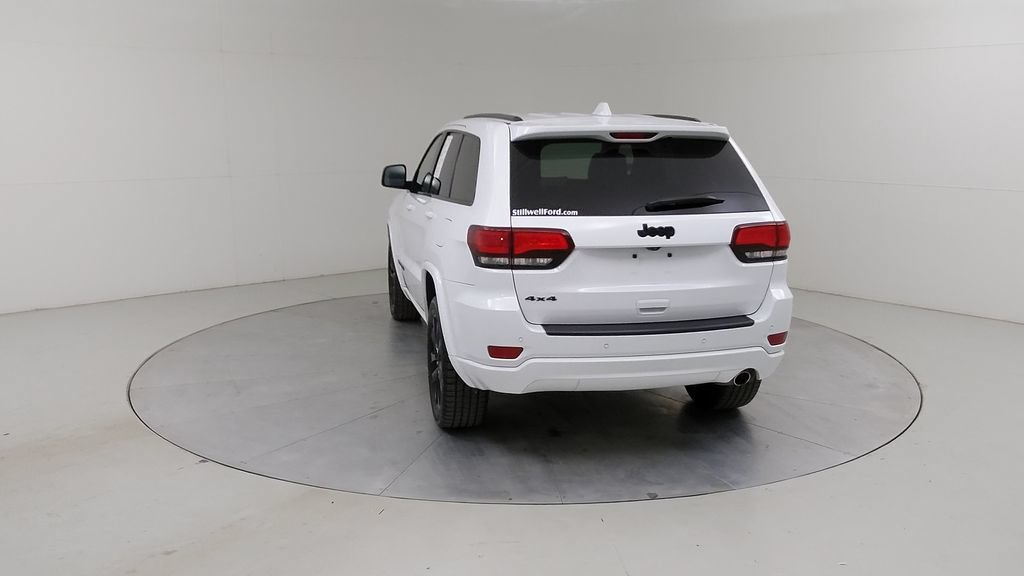 Used 2019 Jeep Grand Cherokee Altitude AWD/4WD image 16
