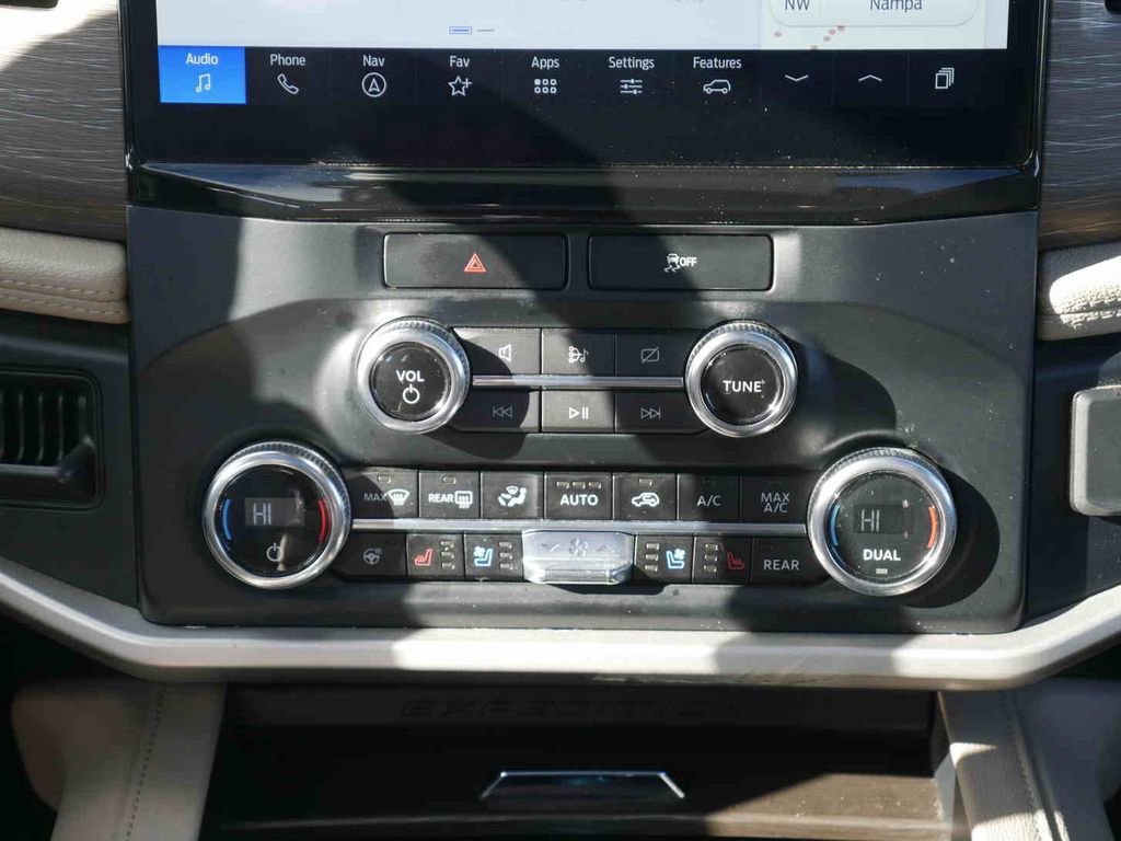 Used 2023 Ford Expedition Max Limited image 8
