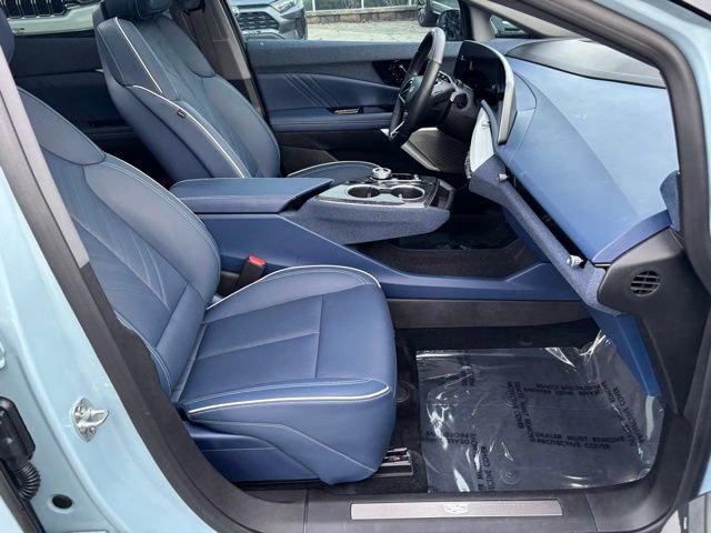 Used 2025 Cadillac Optiq Sport 2 image 40