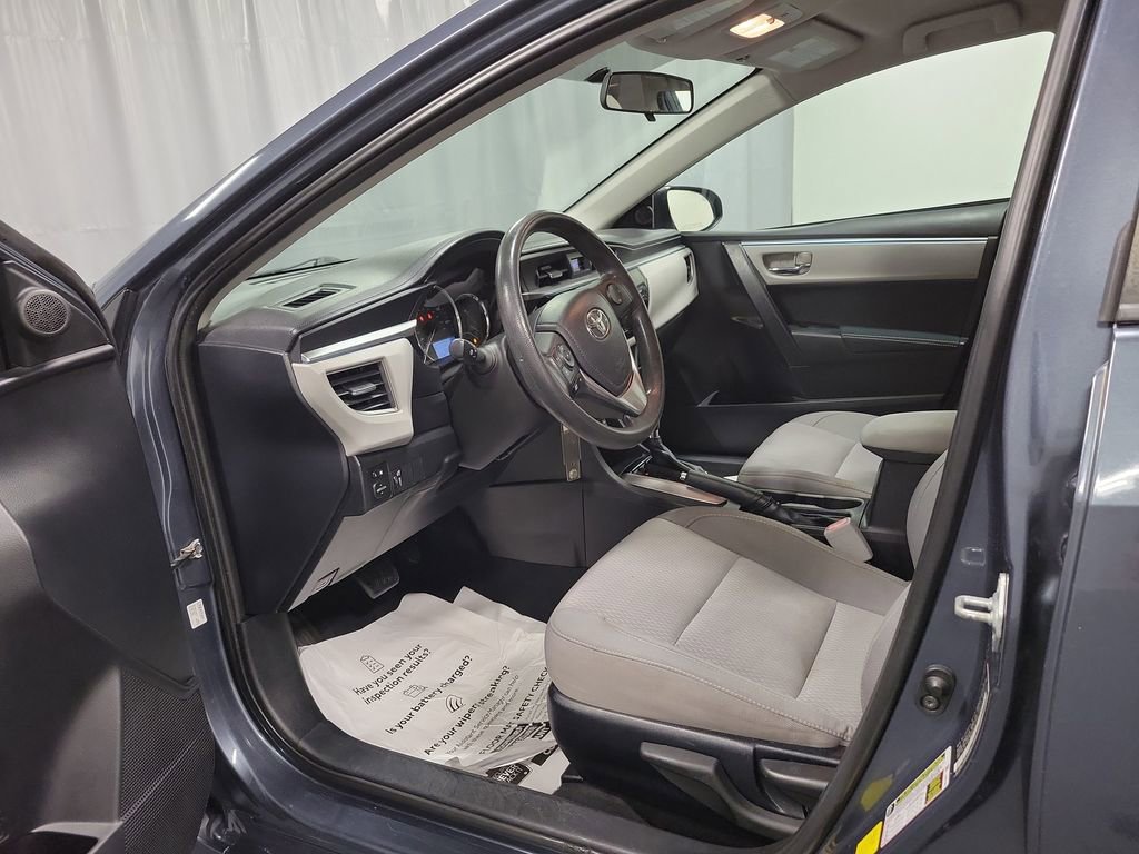 Used 2014 Toyota Corolla LE image 12