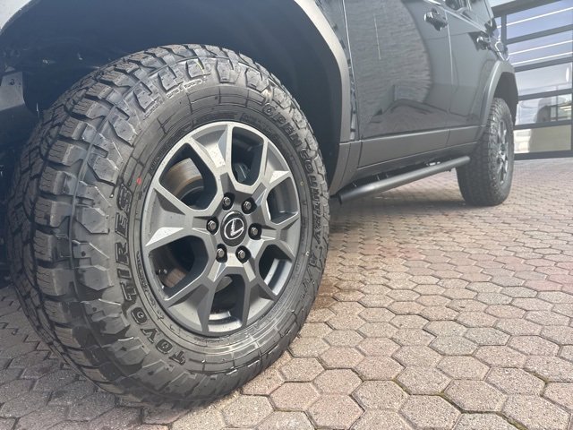 New 2025 Lexus GX 550 image 18