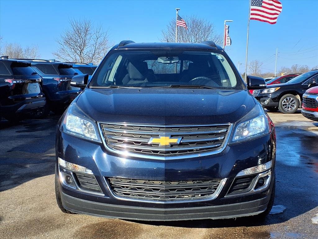 Used 2015 Chevrolet Traverse LT w/ Style and Technology Package image 2