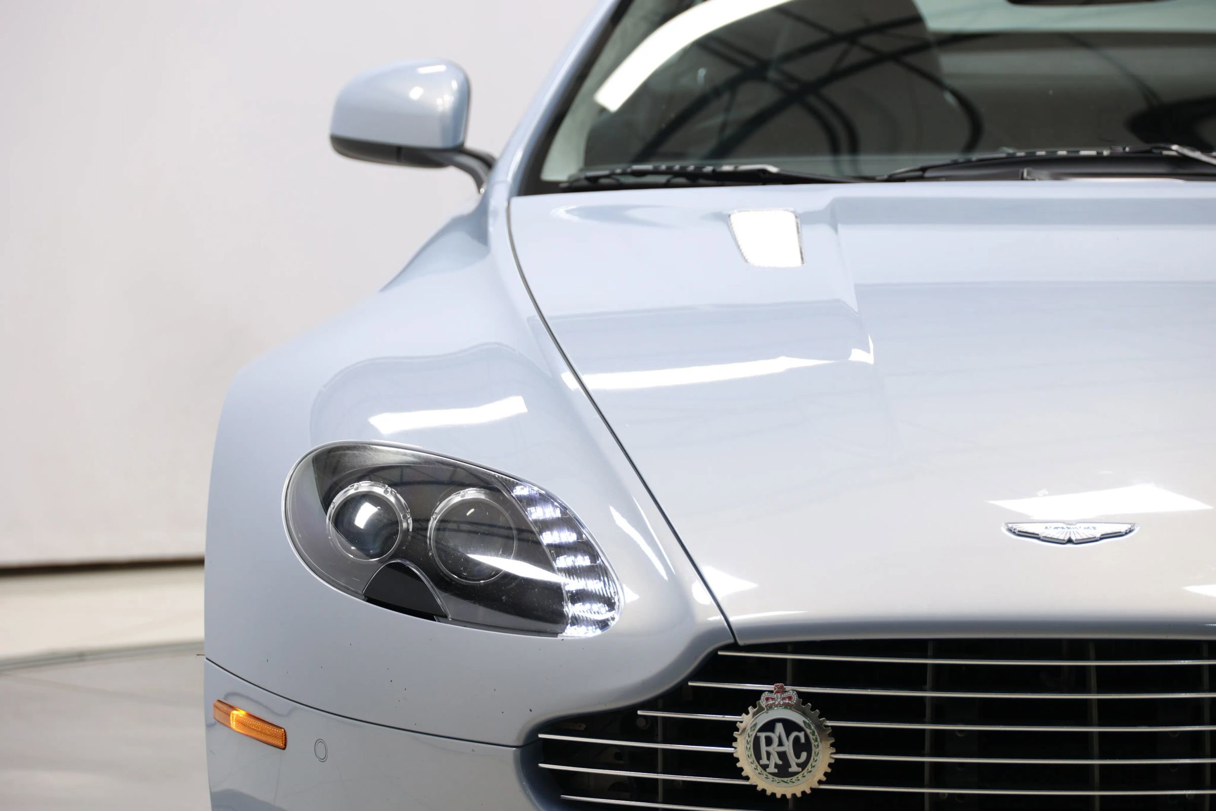 Used 2011 Aston Martin V8 Vantage Coupe image 69