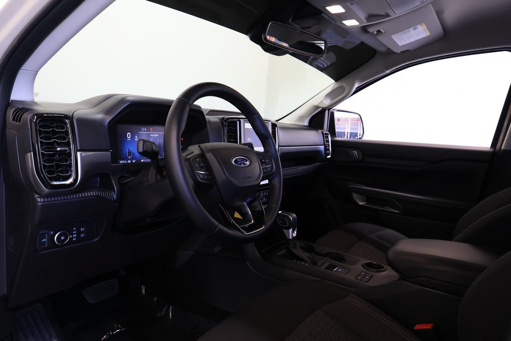 Used 2025 Ford Ranger XLT w/ Convenience Package RWD image 15