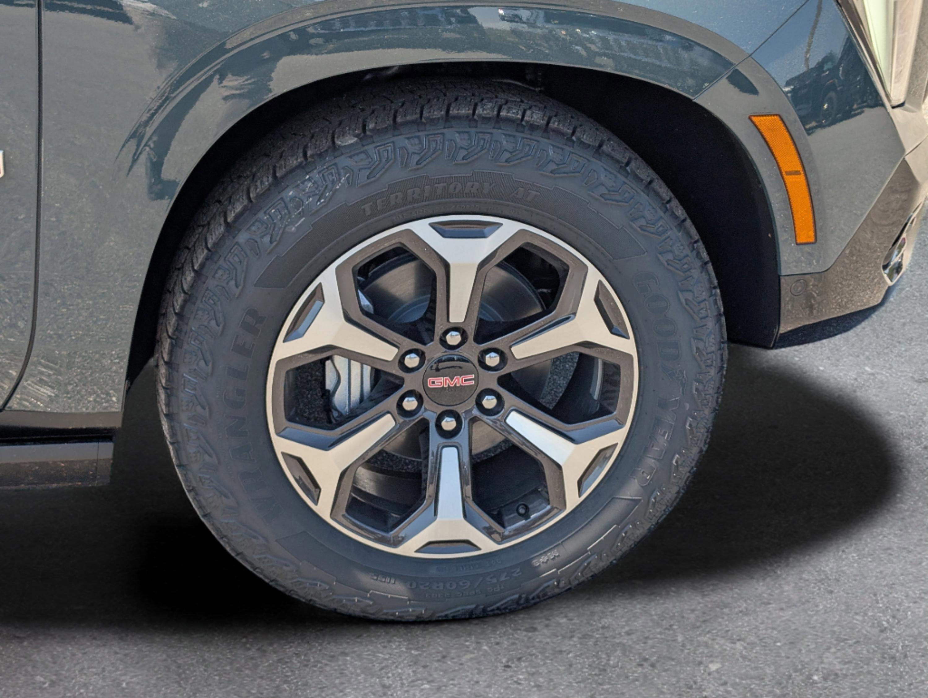 New 2026 GMC Yukon AT4 Ultimate w/ LPO, Floor Liner Package image 6