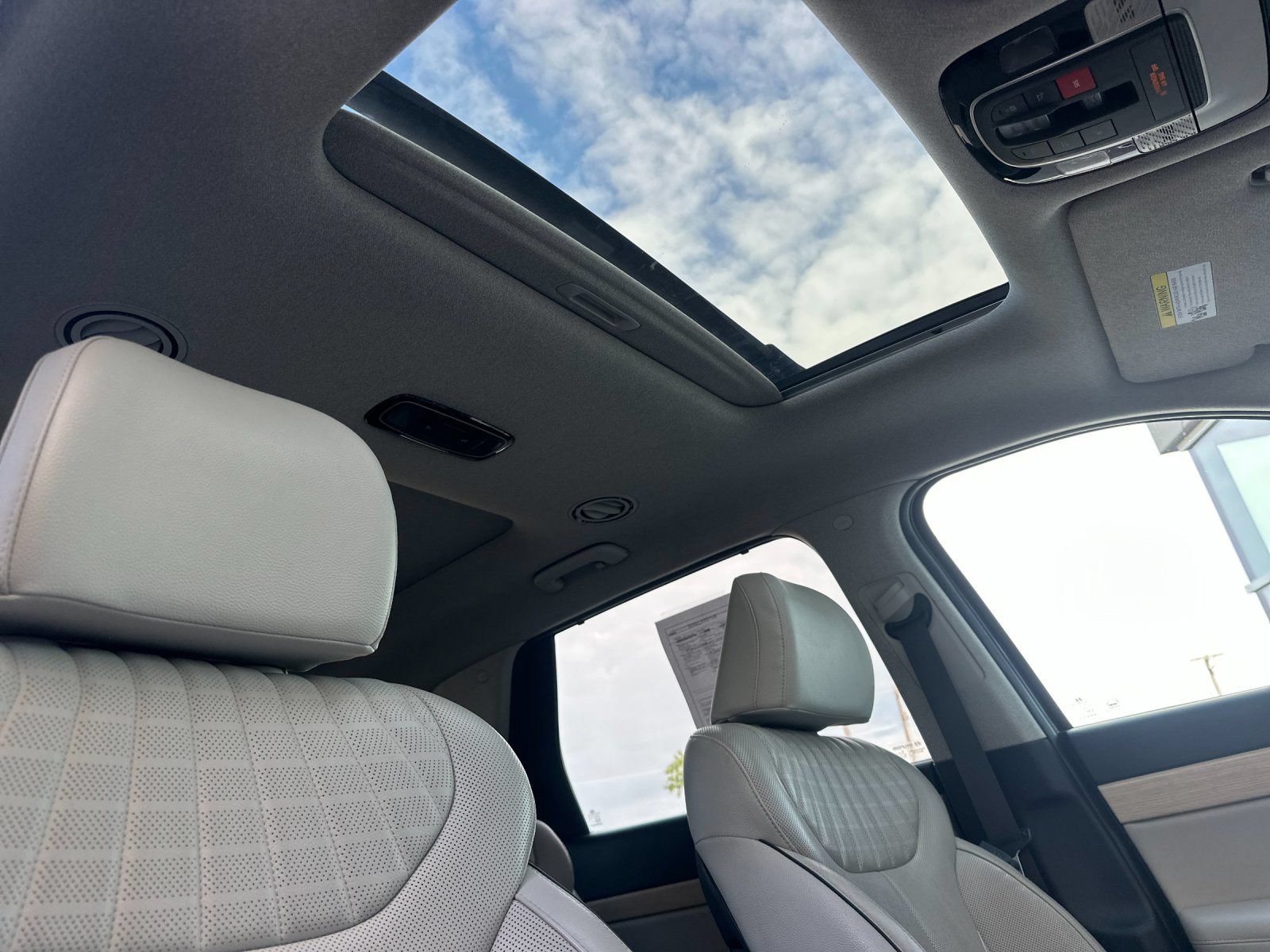 Used 2023 Hyundai Palisade Limited AWD/4WD image 19