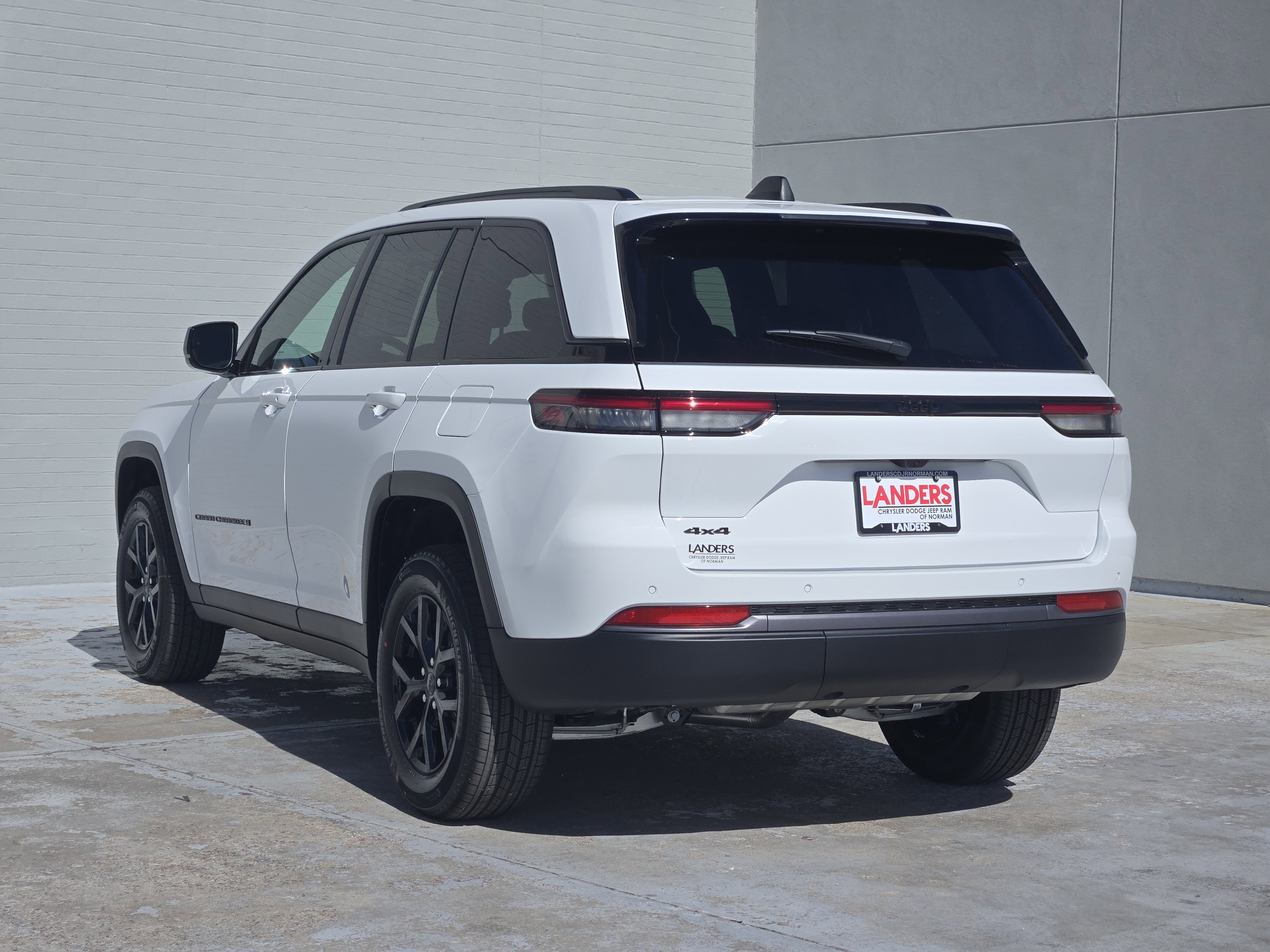 New 2026 Jeep Grand Cherokee Altitude image 3