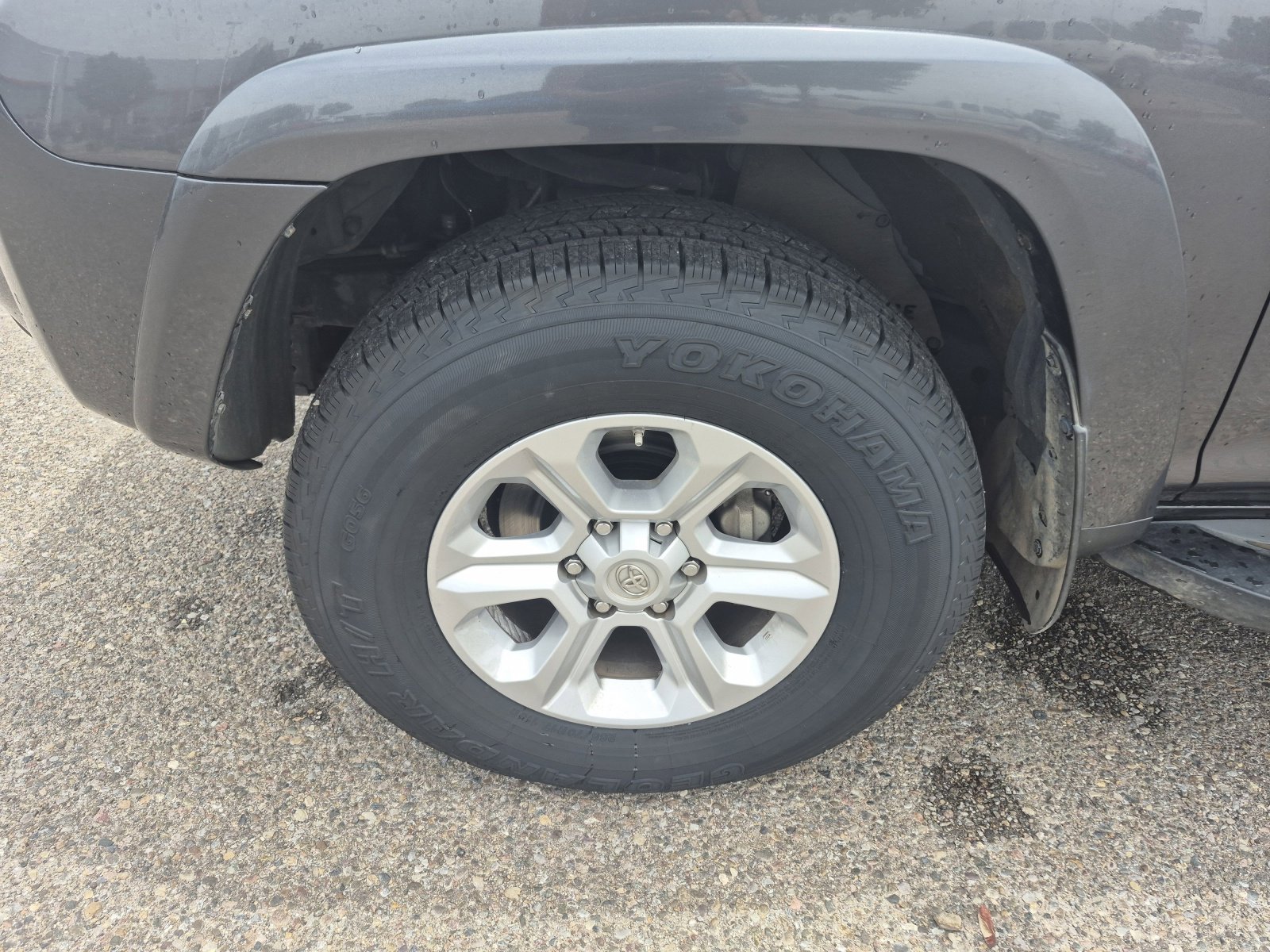 Used 2018 Toyota 4Runner SR5 AWD/4WD image 24