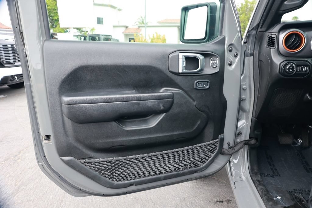 Used 2022 Jeep Gladiator Mojave w/ Cold Weather Group AWD/4WD image 16