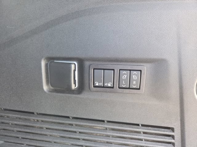 Used 2026 GMC Yukon XL AT4 Ultimate w/ LPO, Floor Liner Package AWD/4WD image 20
