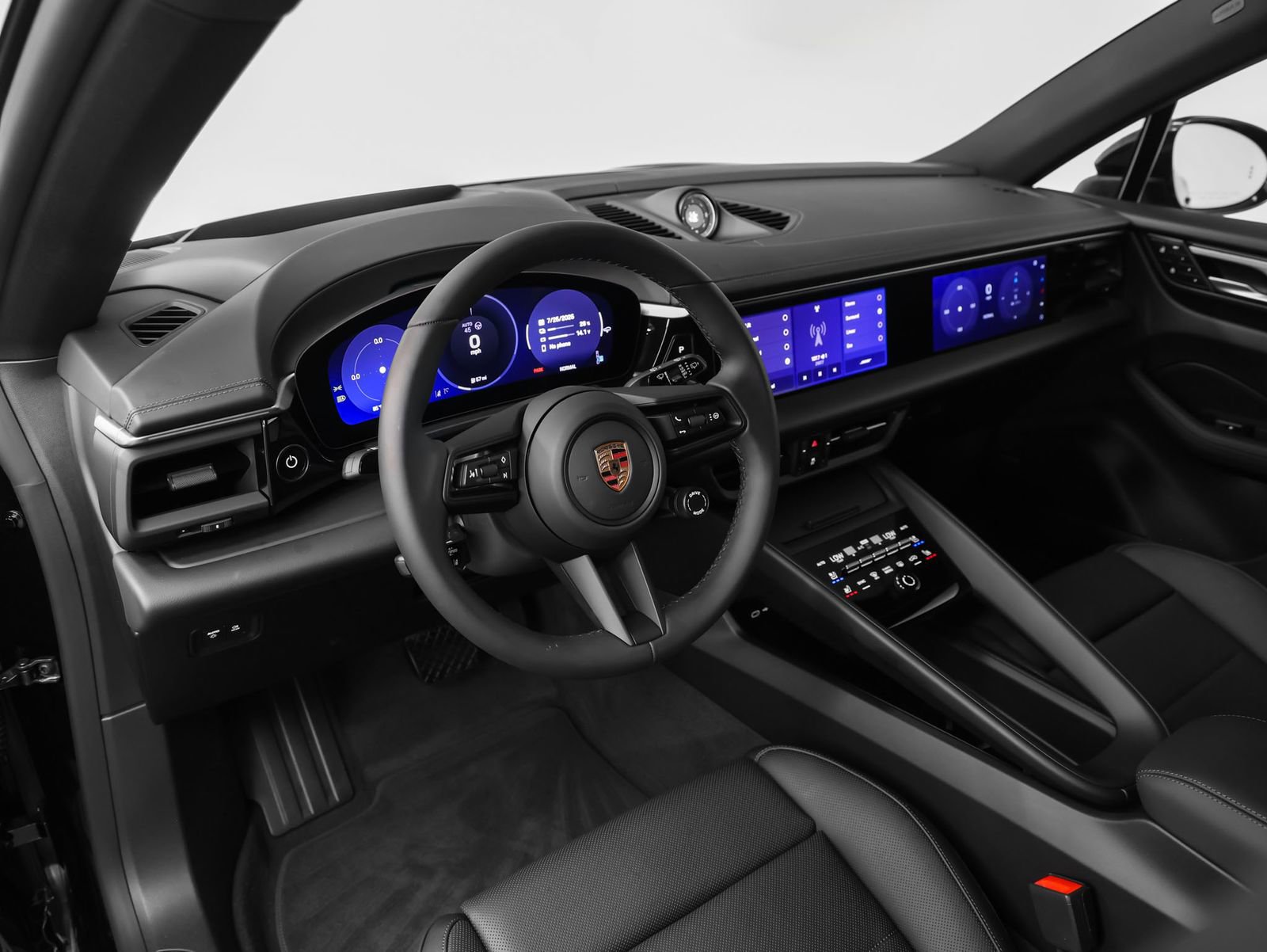 Certified 2025 Porsche Macan 4 Electric image 4